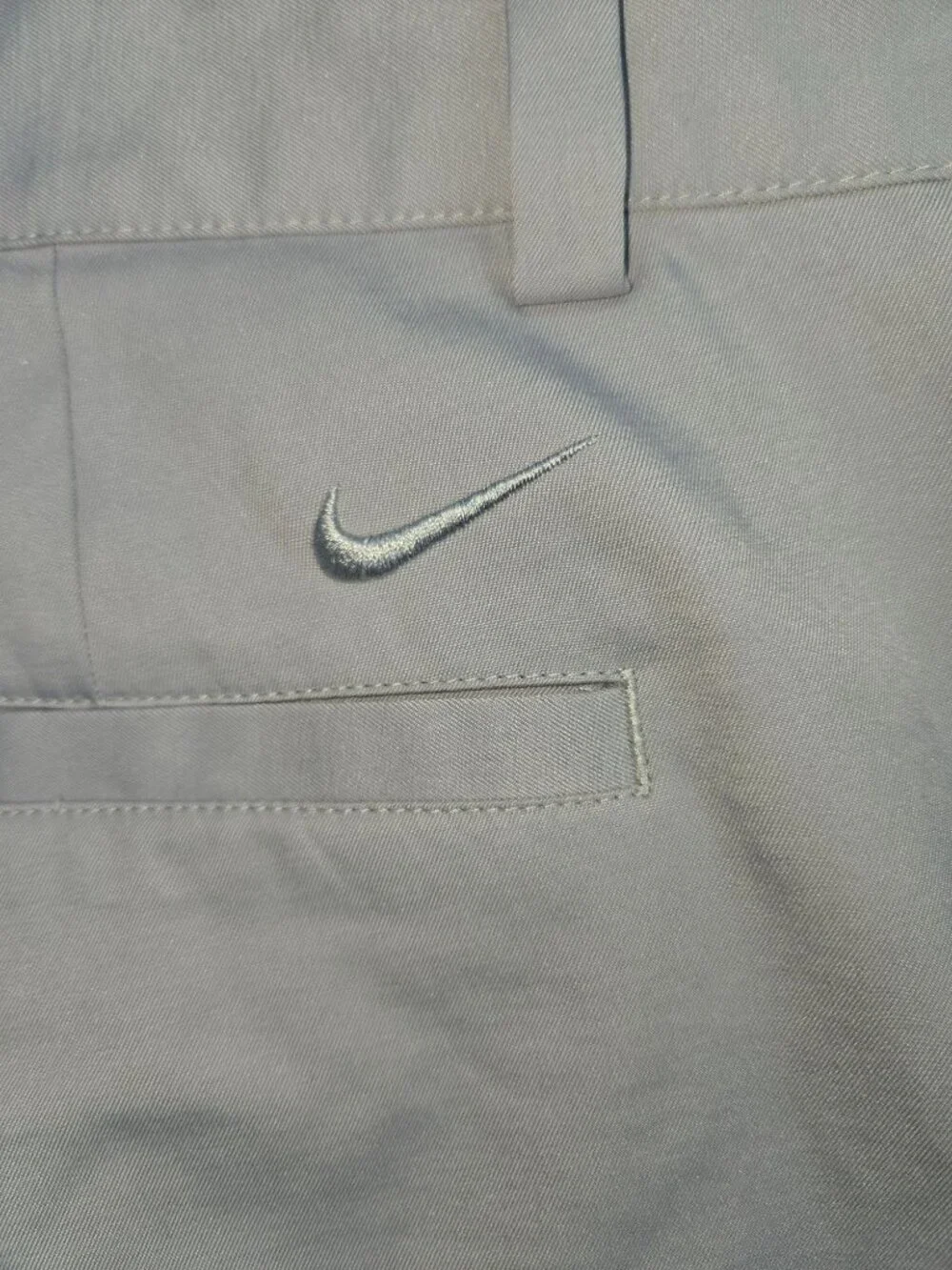 Nike Golf Dri-Fit Standard Fit Light Gray Shorts Size 40